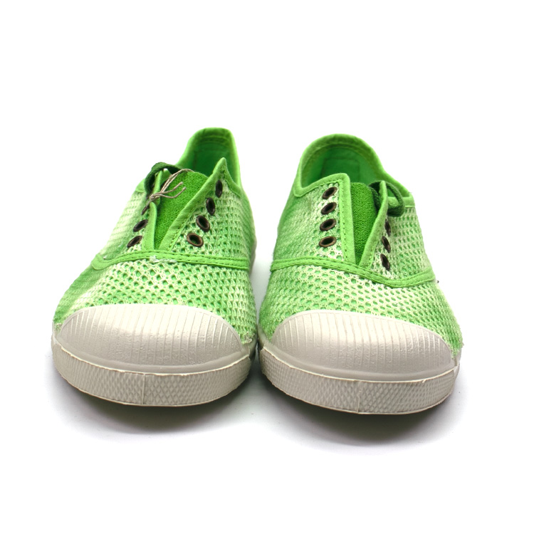 Natural World Old Lavanda - נעליים לנשים בצבע ירוק הנעל בעלת סוליה לבנה שעשויה מגומי שהופק בתהליך טבעיהנעל מיוצרת בטכנולוגיה ייחודית של חימום ללא דבקים