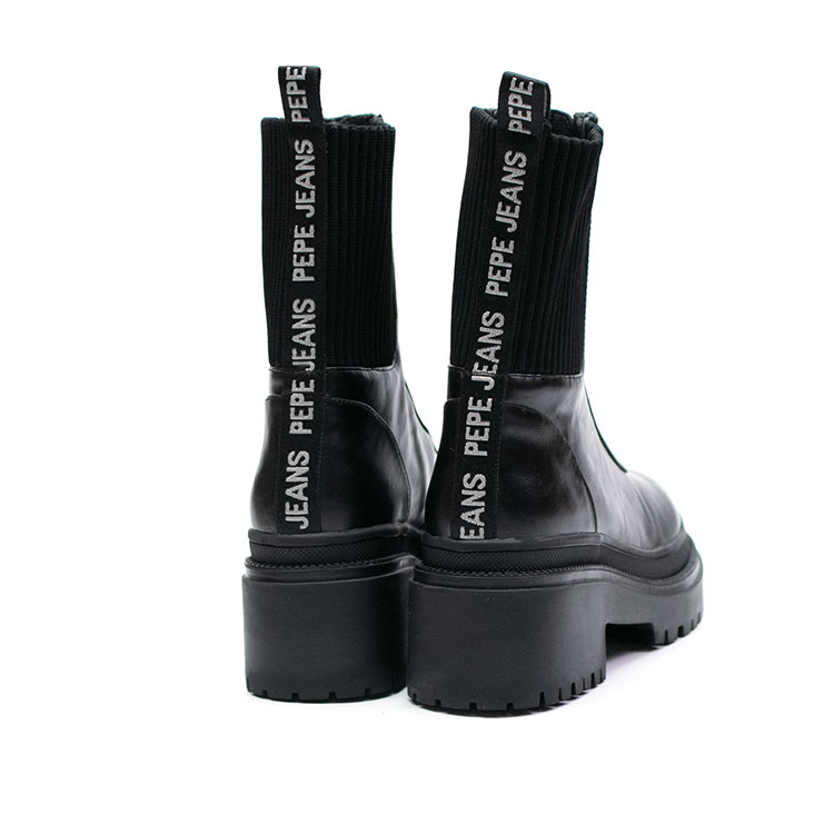 מגפיים עור לנשים פפה-ג׳ינס , בצבע שחור מבית פפה ג׳ינס מגפי עור בסוליה גבוה  נוחות כמו נעלי ספורט באיכות יותא דופן 